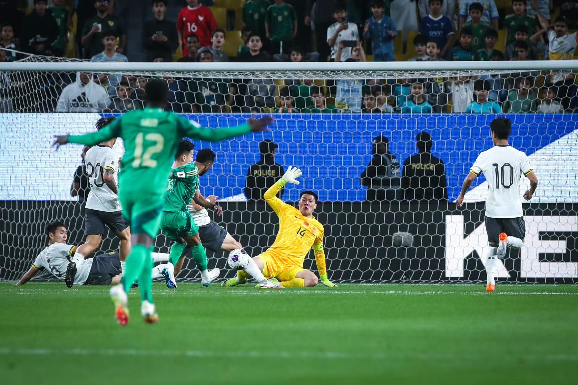 国足客场0-1沙特热议:伊万临场差到极致的简单介绍